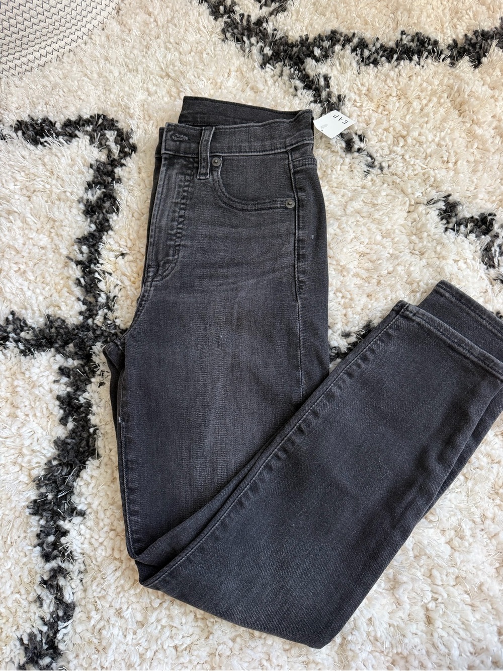 NWT GAP Women's Charcoal Black Skinny Jeans